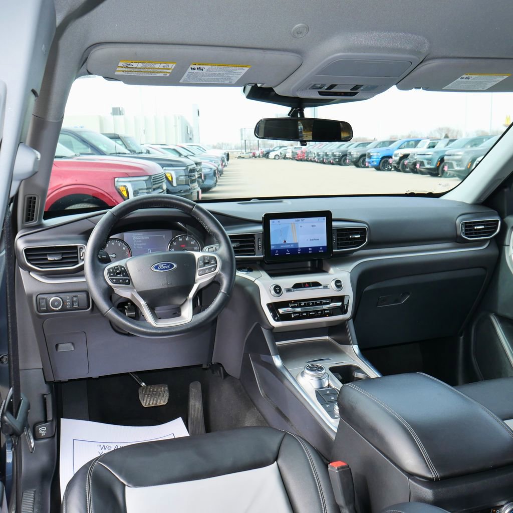 Used 2023 Ford Explorer XLT w/ Equipment Group 202A image 2