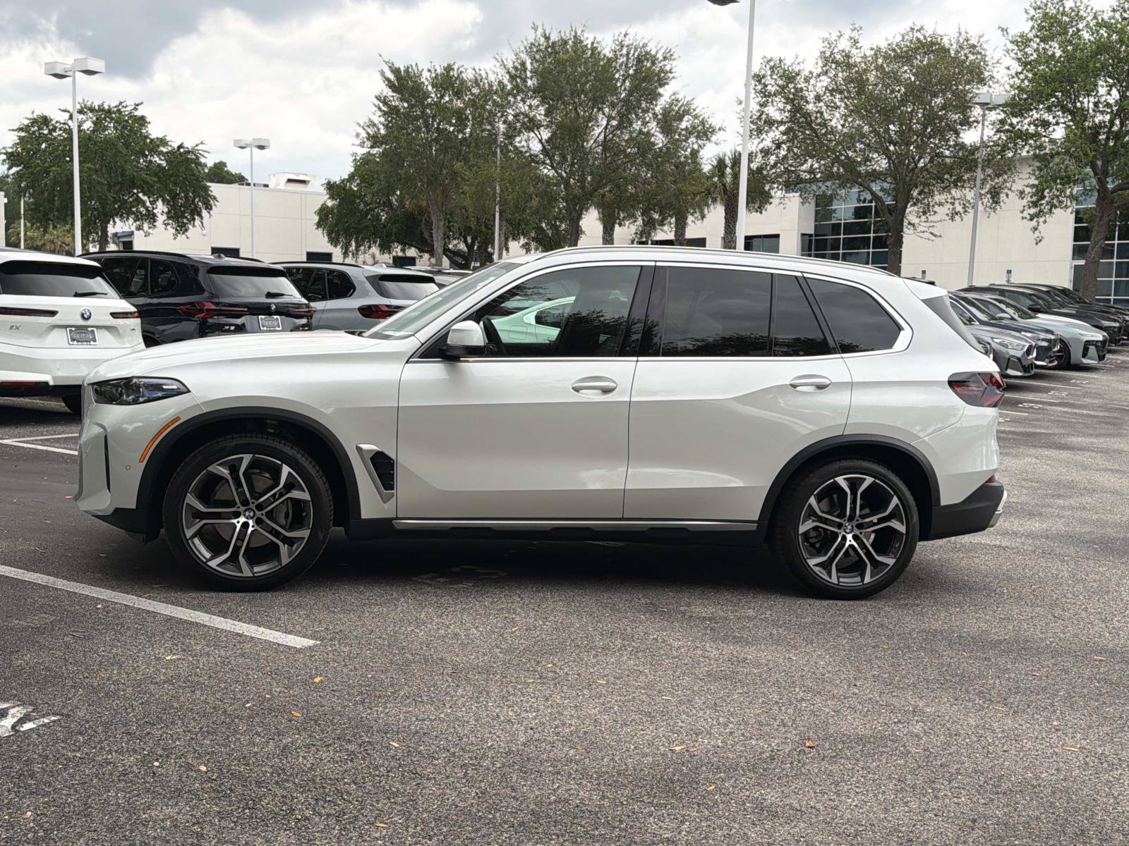 Certified 2026 BMW X5 xDrive40i w/ Climate Comfort Package AWD/4WD image 7