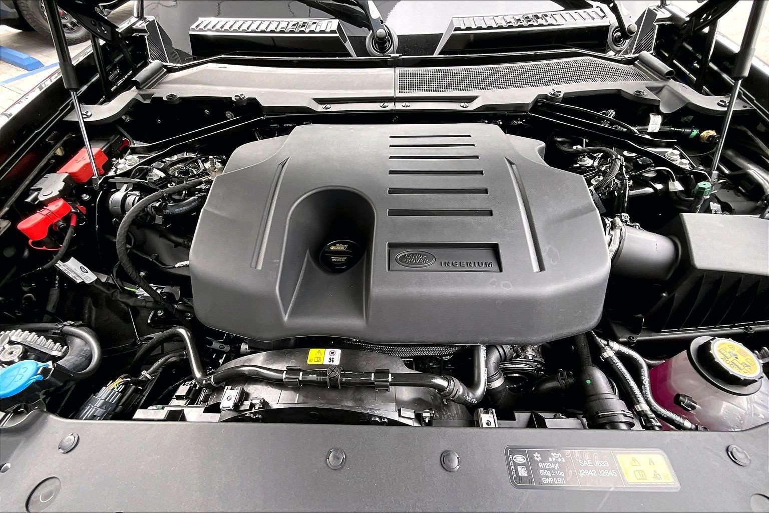 New 2026 Land Rover Defender 110 X-Dynamic SE image 11