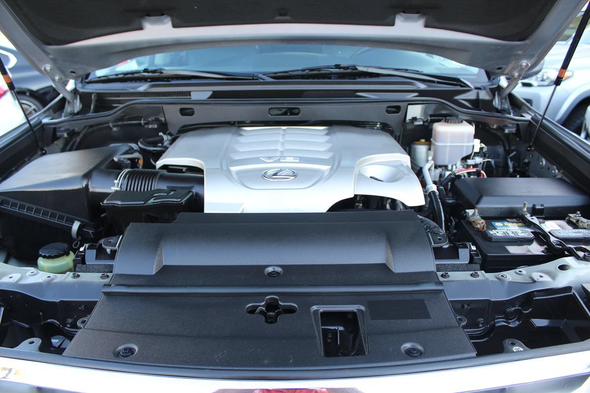Used 2008 Lexus LX 570 4WD w/ Technology Pkg image 37