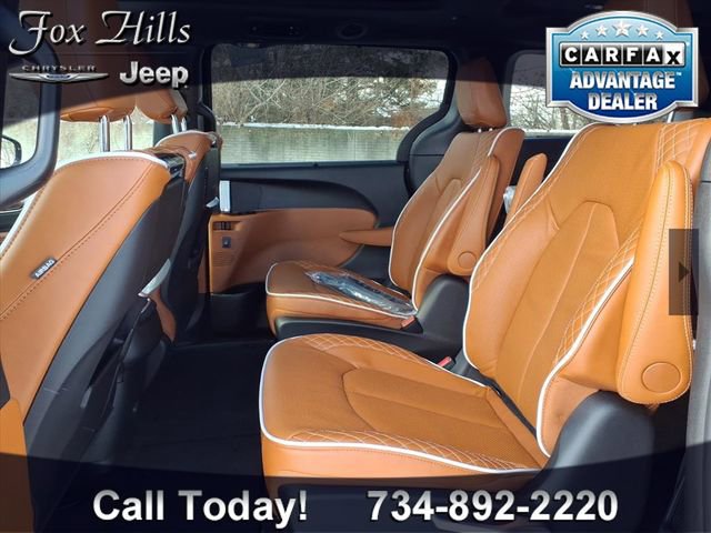 New 2026 Chrysler Pacifica Pinnacle w/ Trailer Tow Group image 12