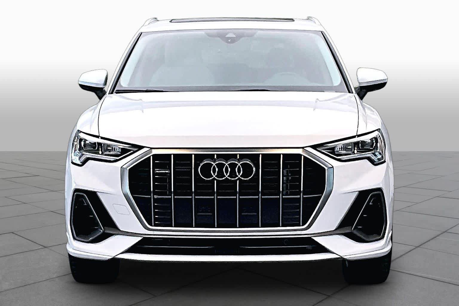 Used 2024 Audi Q3 2.0T Premium w/ Convenience Package AWD/4WD image 4