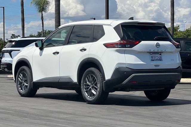 Used 2023 Nissan Rogue S image 6