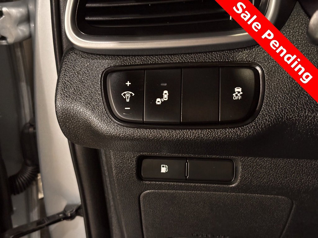 Used 2019 Kia Sorento LX image 10