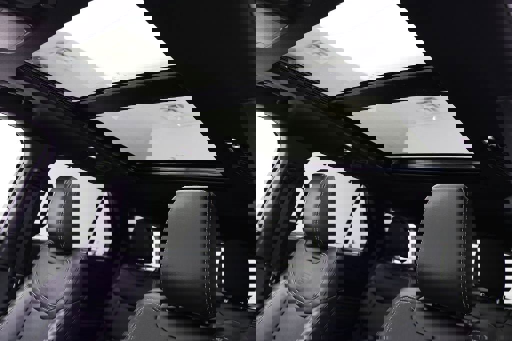 Used 2024 Ford Explorer ST w/ Technology Package image 15