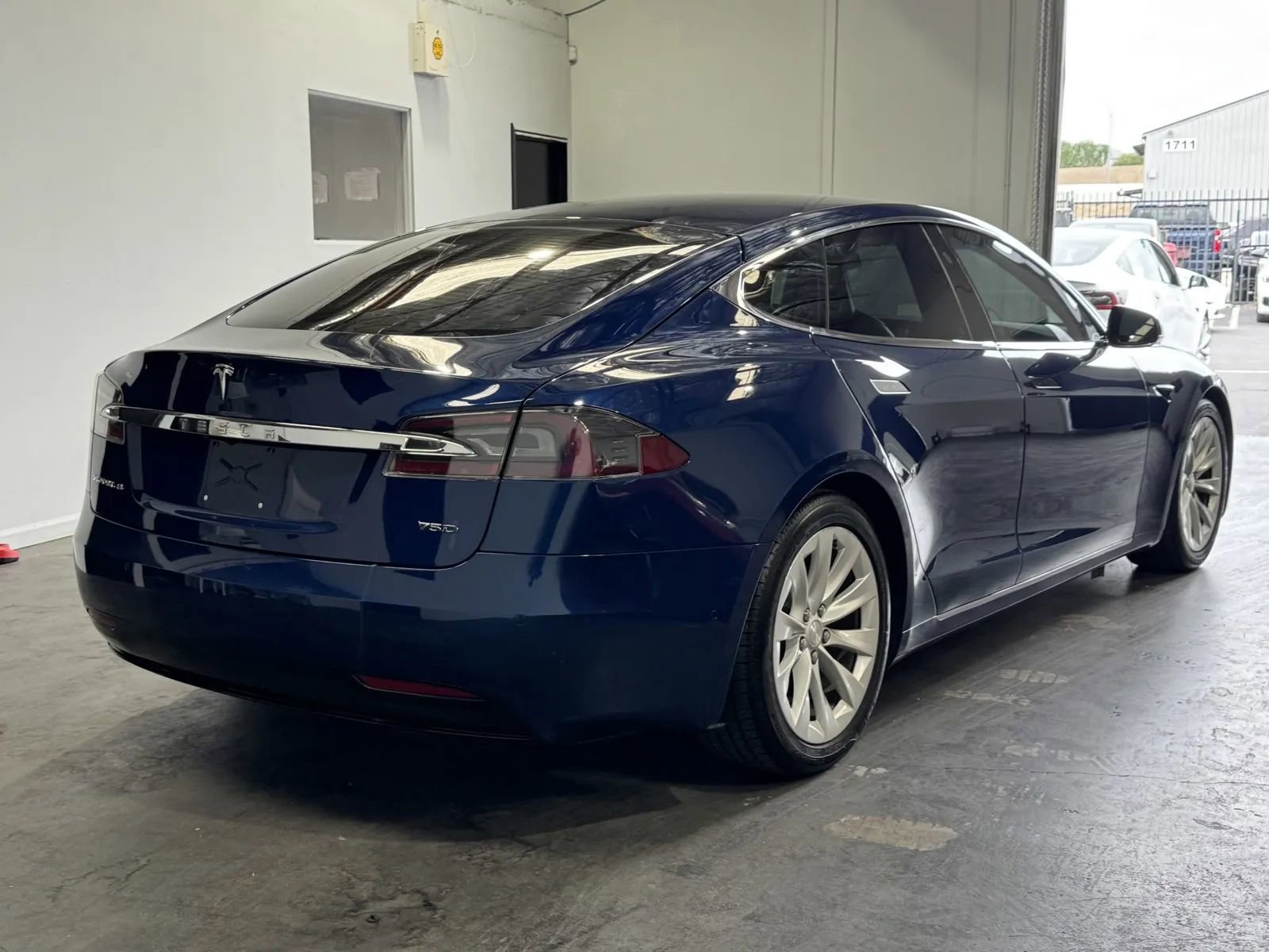 Used 2016 Tesla Model S 75D AWD/4WD image 4