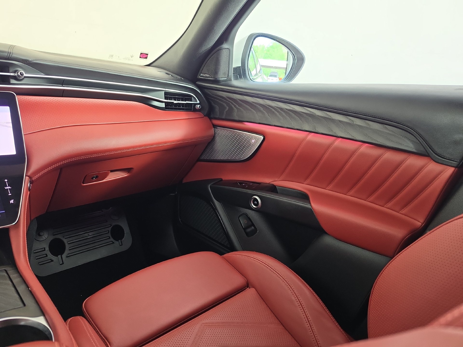 Used 2025 Maserati Grecale Modena AWD/4WD image 33