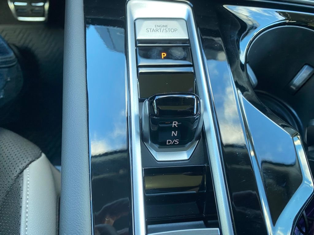 New 2025 Volkswagen Atlas Peak Edition SE image 17