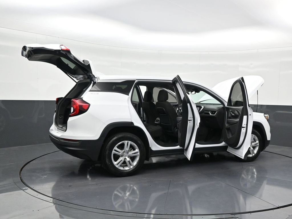 Used 2024 GMC Terrain SLE image 30
