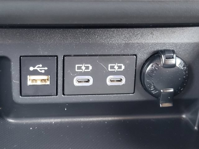 Used 2025 Toyota Highlander LE FWD image 15