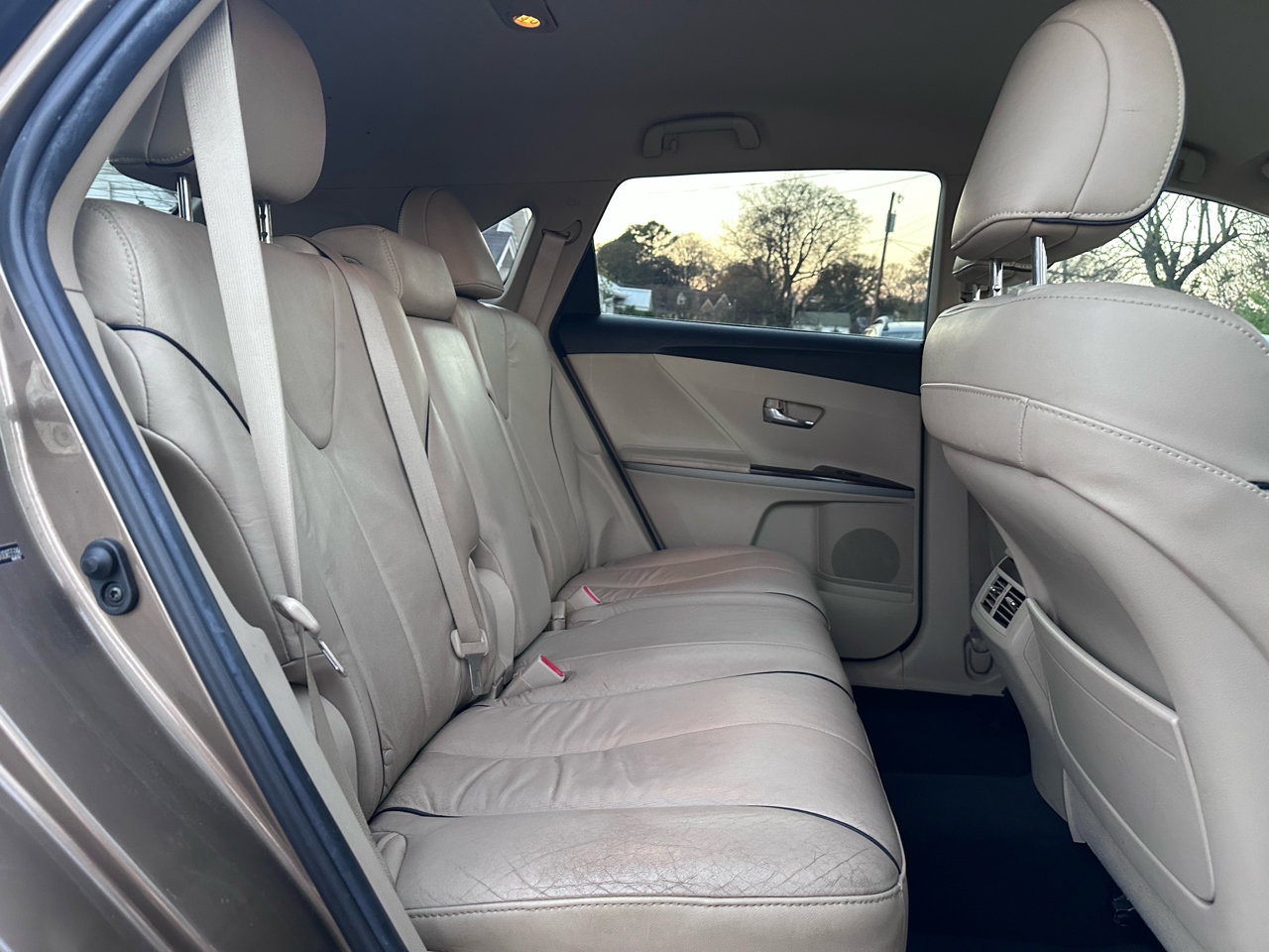 Used 2013 Toyota Venza XLE image 16