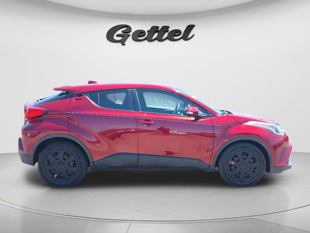 Used 2019 Toyota C-HR LE FWD image 4