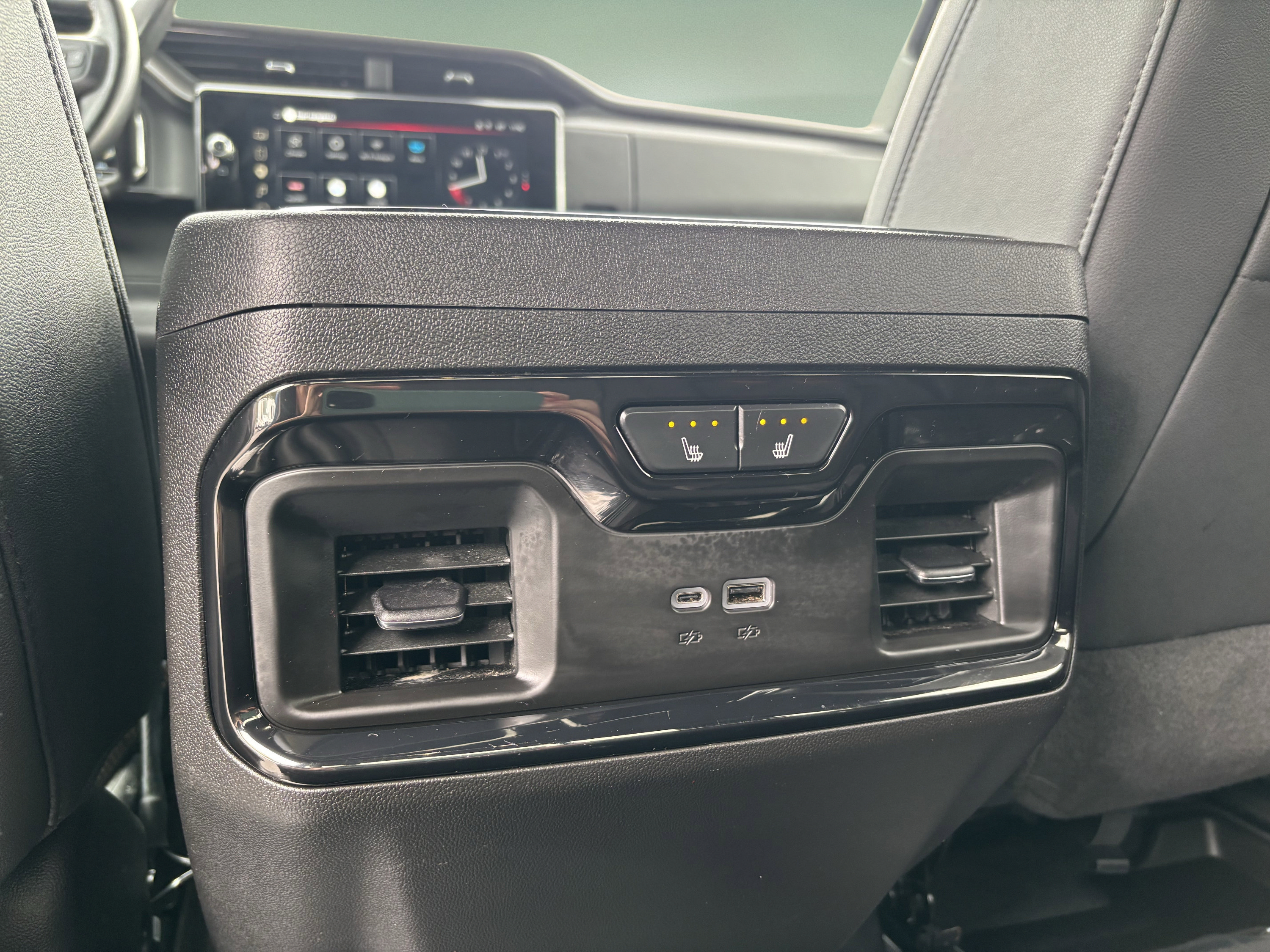 Used 2025 GMC Sierra 2500 AT4 w/ AT4 Premium Plus Package AWD/4WD image 12