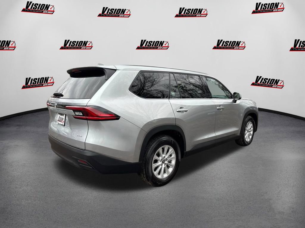 Used 2025 Toyota Grand Highlander XLE image 5