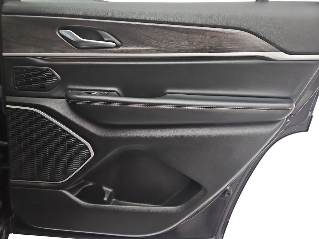 Used 2021 Jeep Grand Cherokee L Limited w/ Trailer Tow Group (B) image 31