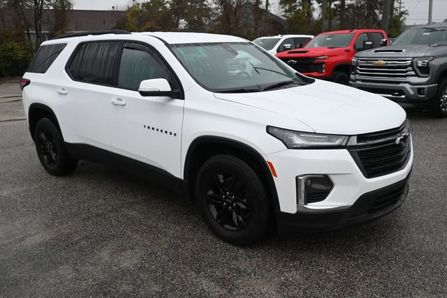 Used 2023 Chevrolet Traverse LT w/ Midnight/Sport Edition image 5