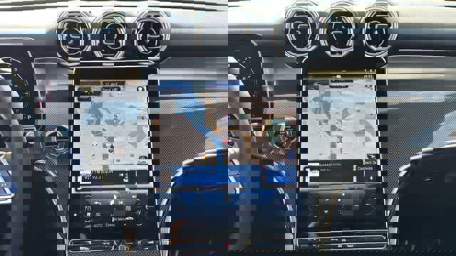 Certified 2025 Mercedes-Benz GLC 300 4MATIC image 20