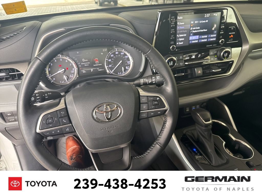 Used 2022 Toyota Highlander XLE image 17