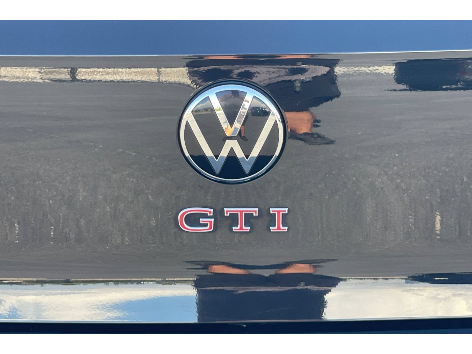 Used 2022 Volkswagen GTI SE FWD image 51