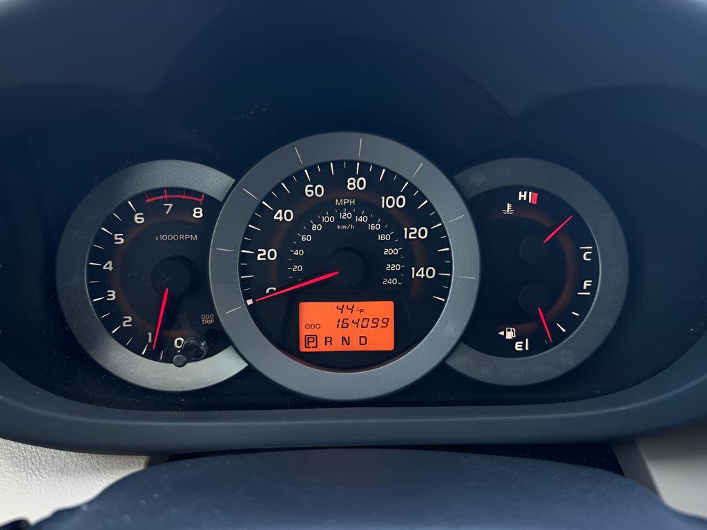 Used 2011 Toyota RAV4 Limited AWD/4WD image 25