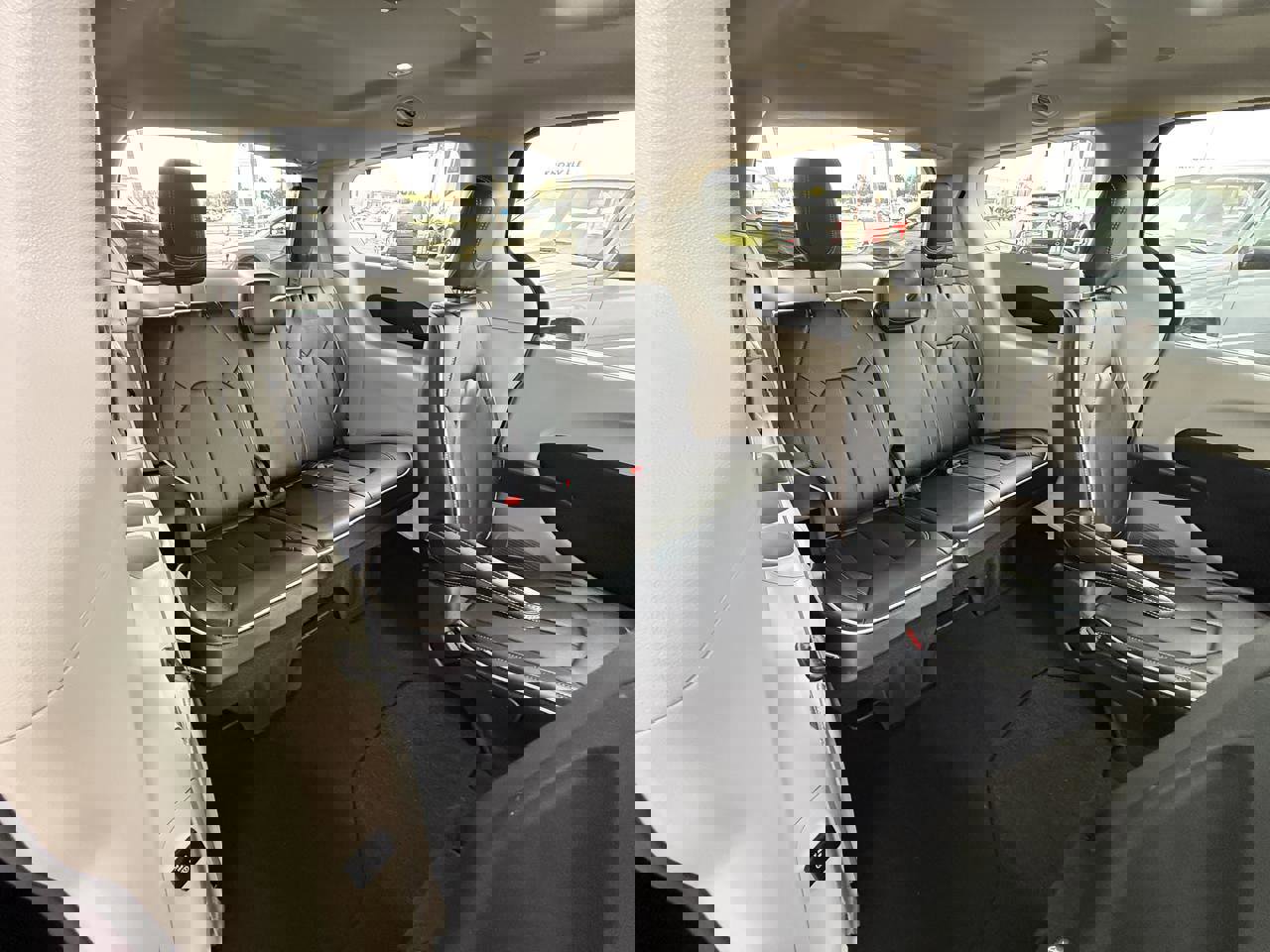 Used 2022 Chrysler Pacifica Limited w/ Uconnect Theater Family Group image 40