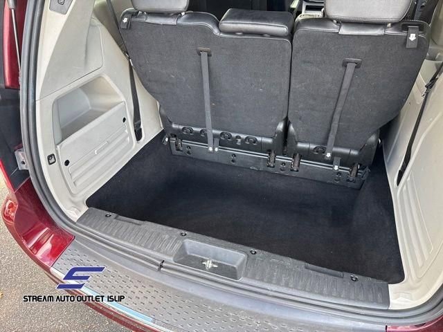 Used 2019 Dodge Grand Caravan SXT image 12