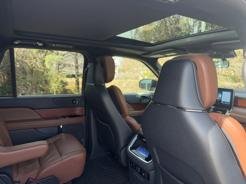 Used 2022 Lincoln Navigator Reserve image 15