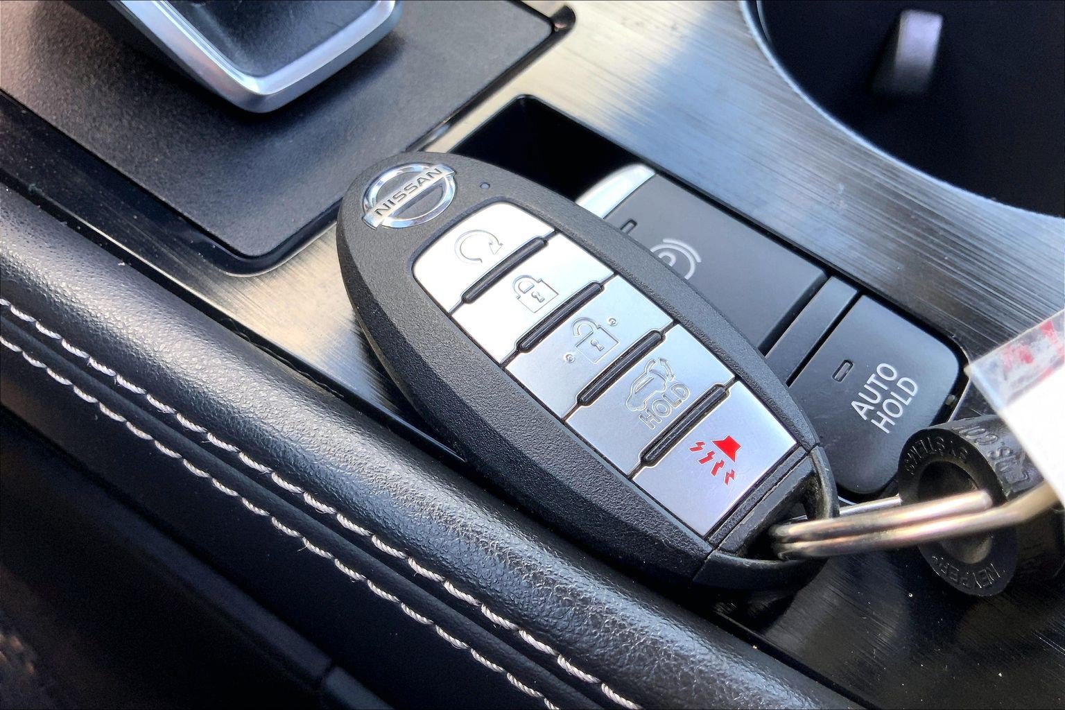 Used 2021 Nissan Rogue SL AWD/4WD image 14