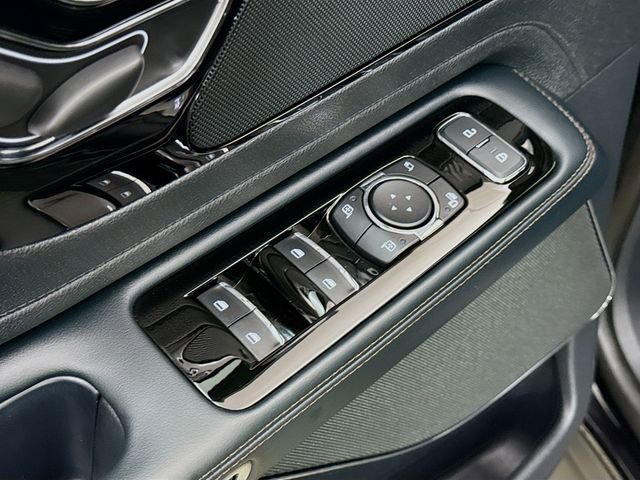 Used 2025 Lincoln Aviator Reserve image 18