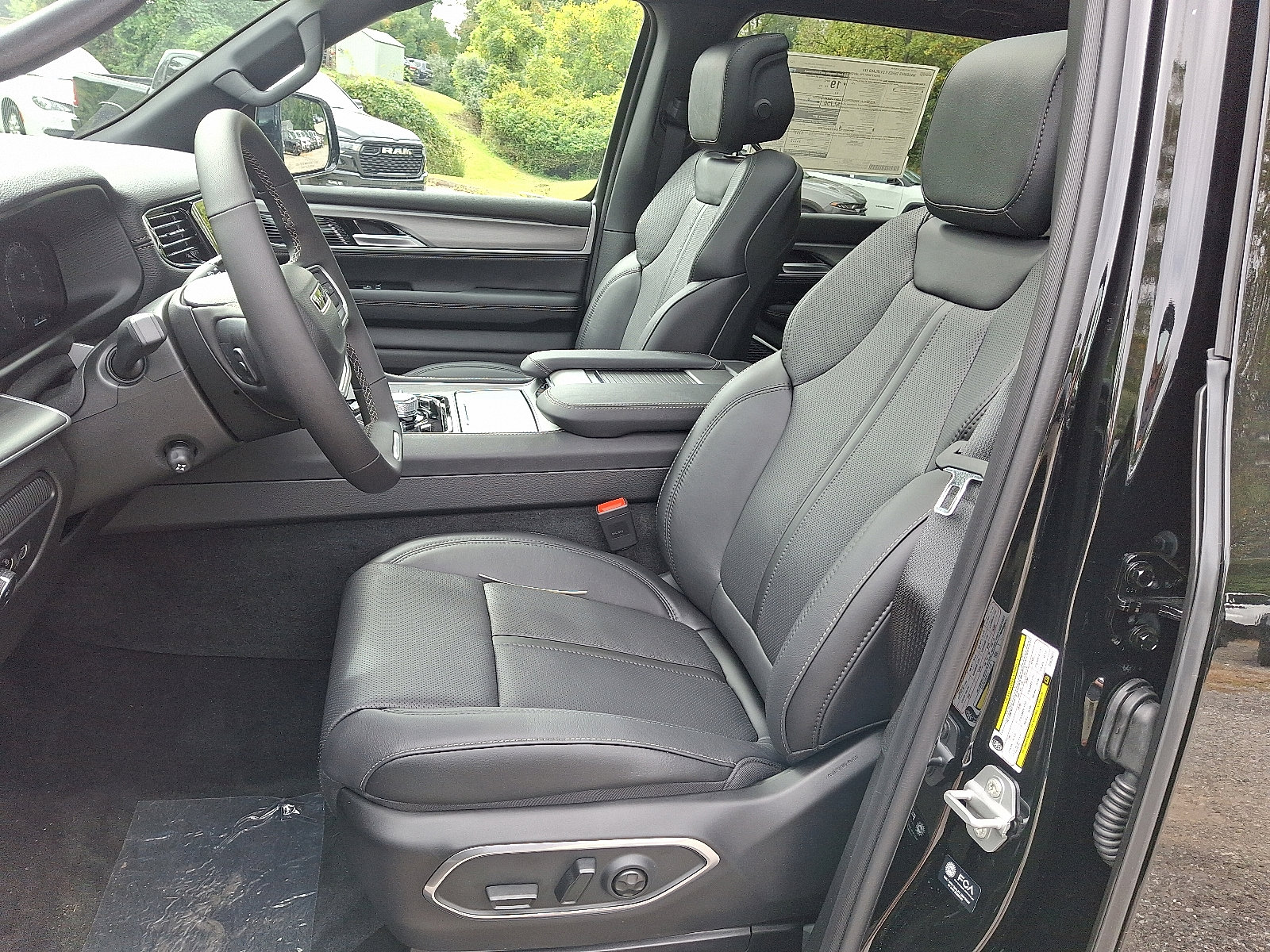 New 2025 Jeep Wagoneer Series II image 9