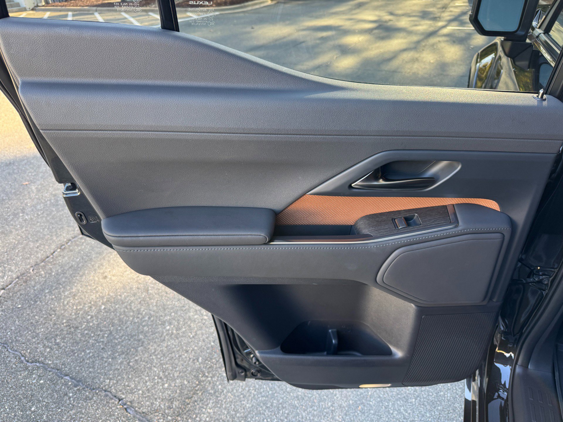 Used 2024 Lexus GX 550 image 40