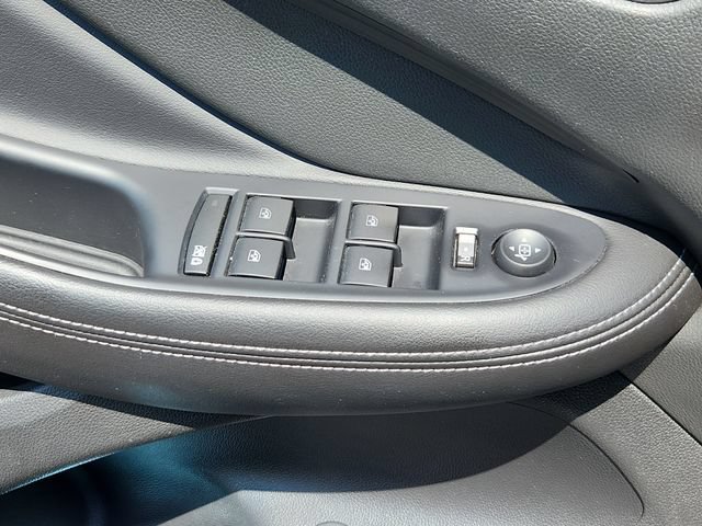 Used 2020 Buick Envision Essence FWD image 12