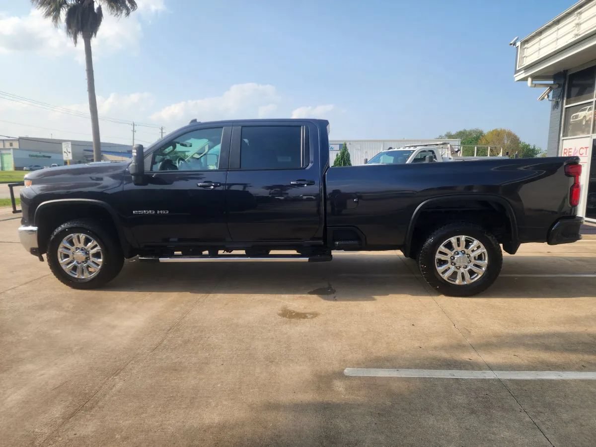 Used 2024 Chevrolet Silverado 2500 LT AWD/4WD image 7