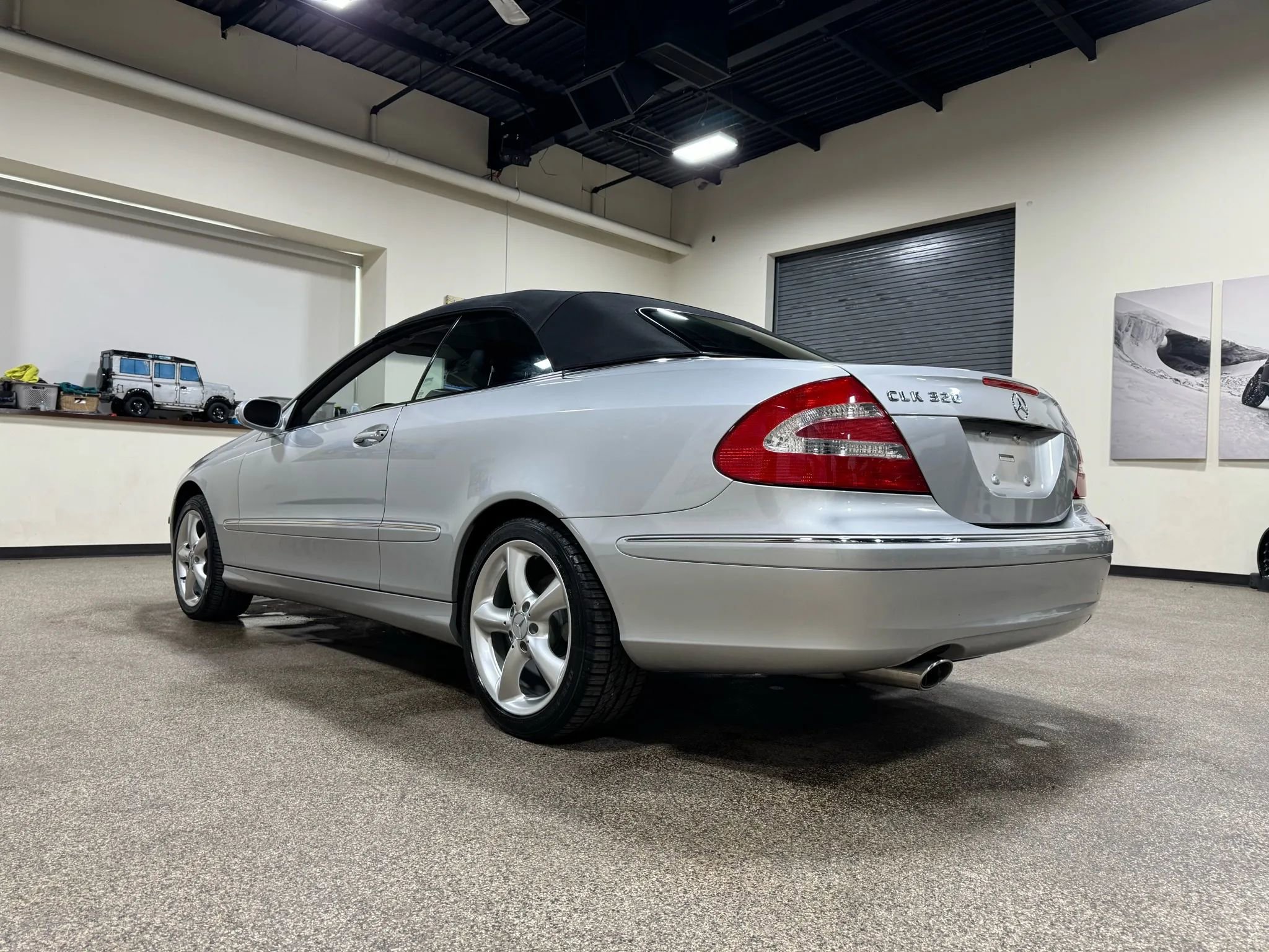 Used 2005 Mercedes-Benz CLK 320 Cabriolet image 30