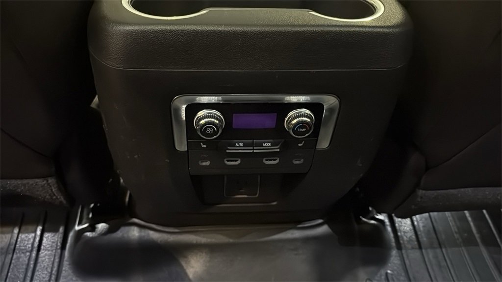 Used 2021 GMC Yukon AT4 w/ AT4 Premium Plus Package image 22