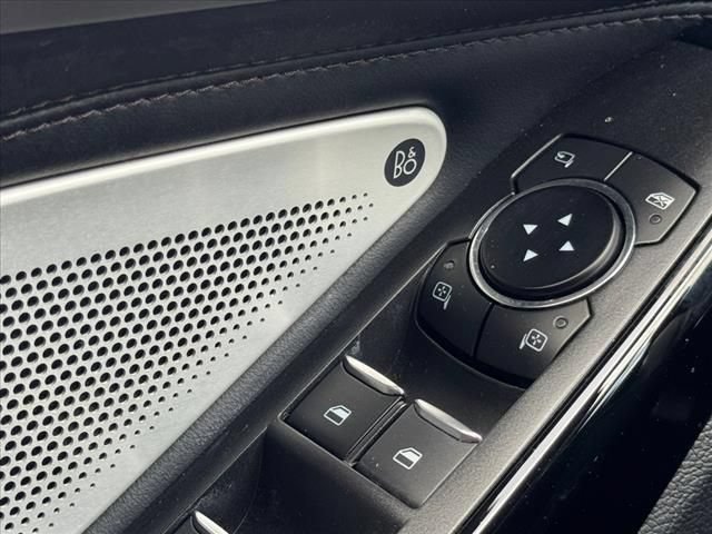 Used 2023 Ford Explorer Platinum w/ Technology Package AWD/4WD image 18