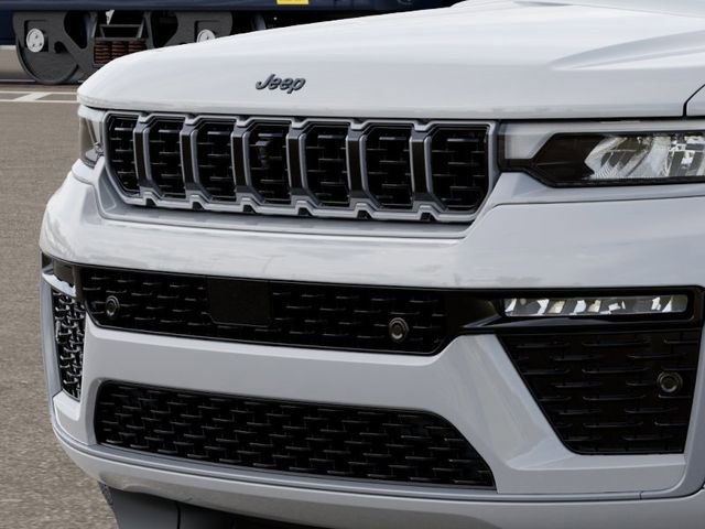 New 2026 Jeep Grand Cherokee Summit image 11