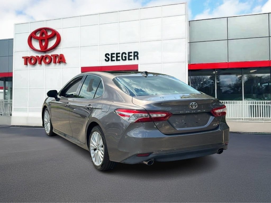Used 2019 Toyota Camry XLE FWD image 9