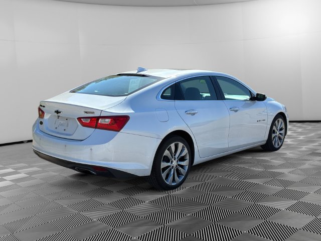 Used 2018 Chevrolet Malibu Premier w/ Premier Sun and Wheel Package FWD image 5