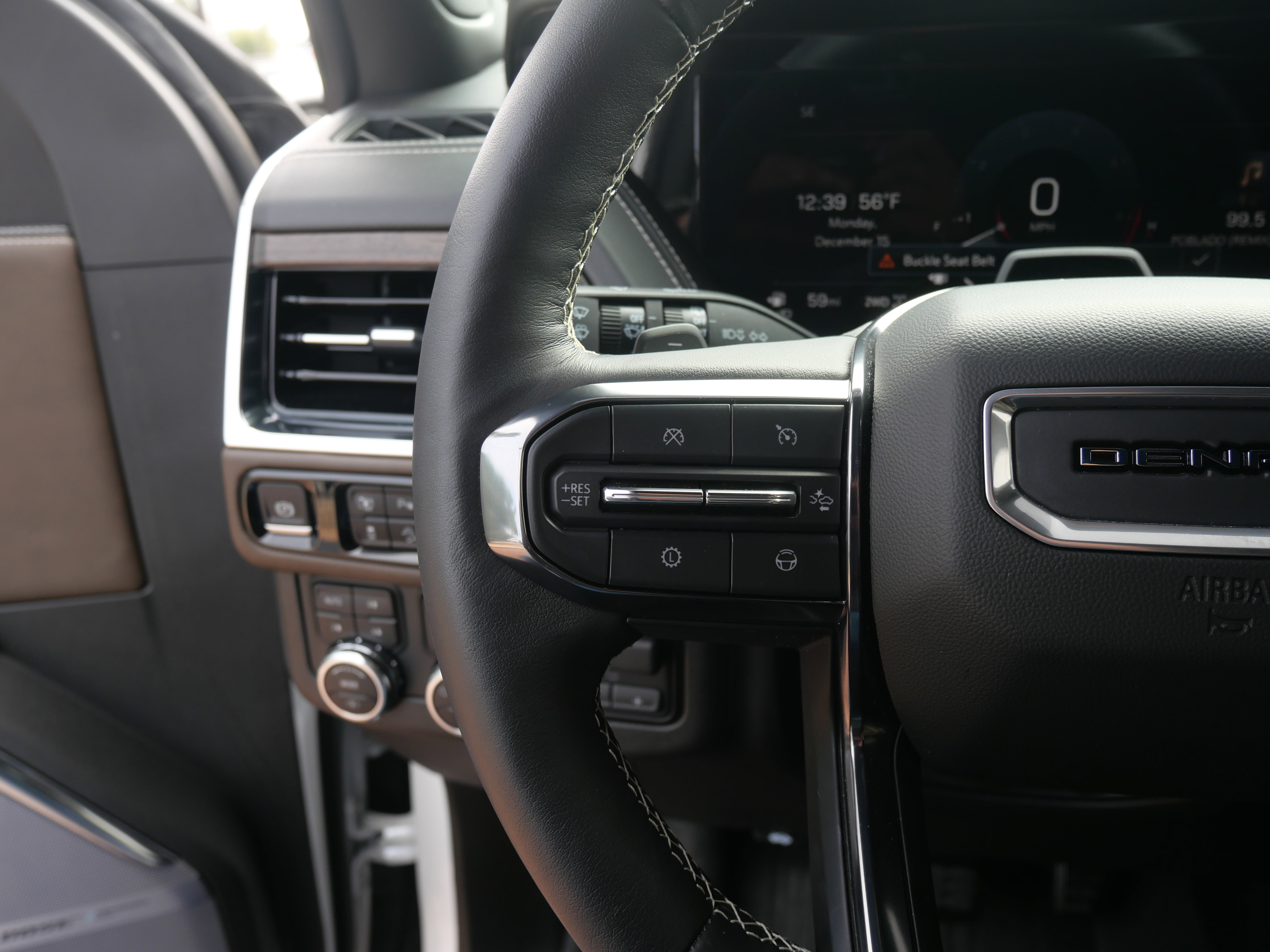 Used 2025 GMC Yukon Denali Ultimate image 14