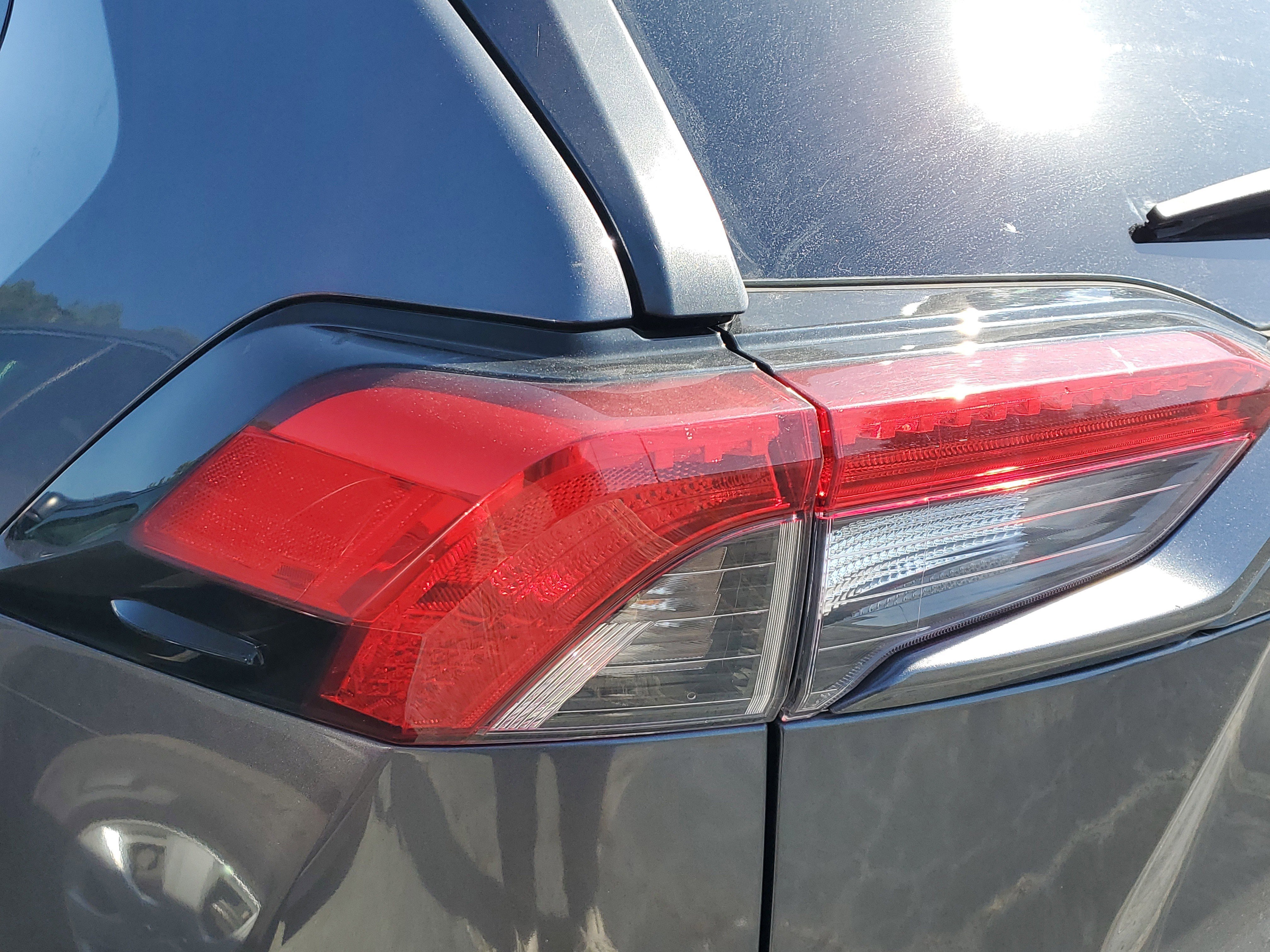 Used 2019 Toyota RAV4 LE image 8