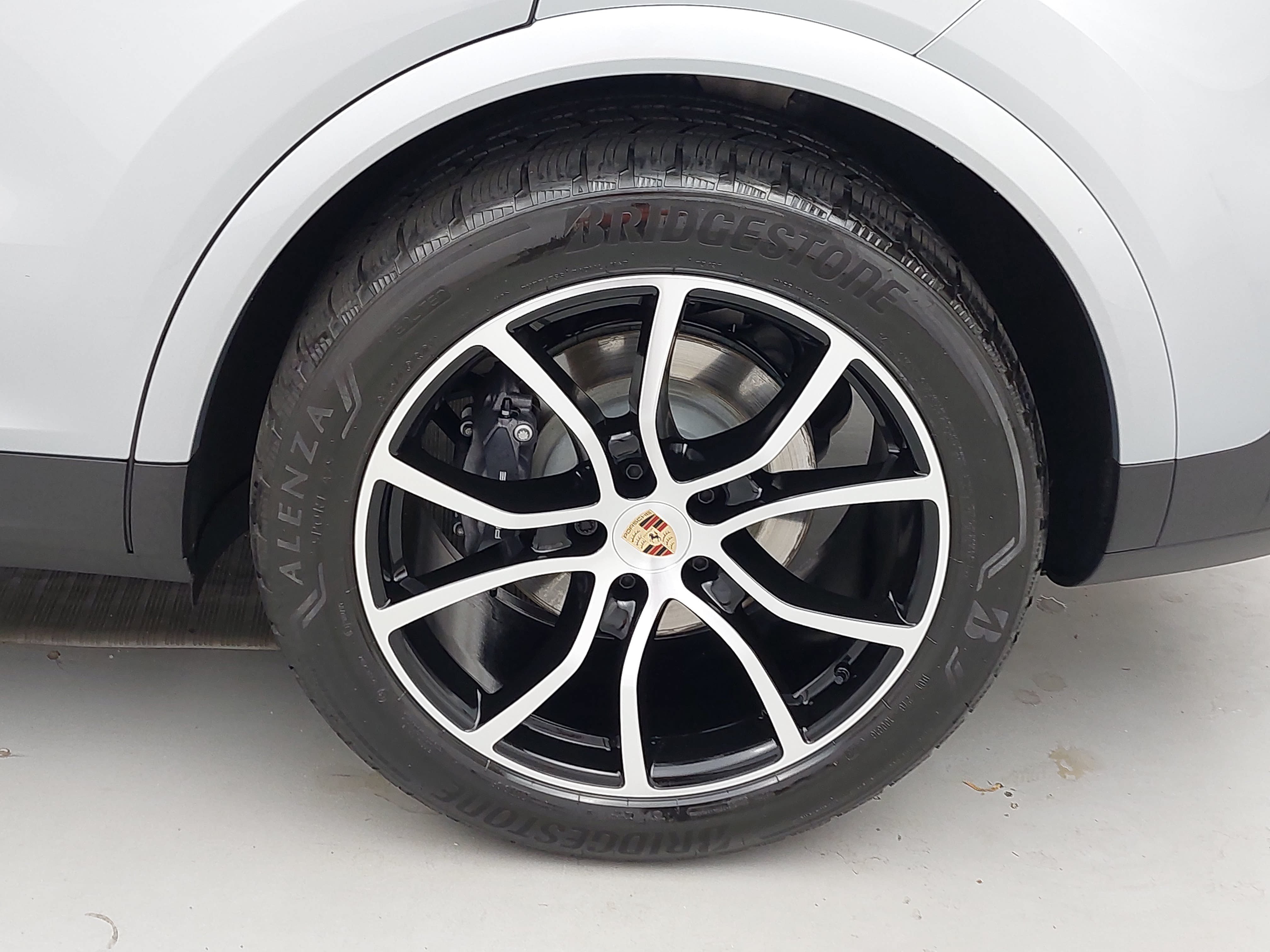 Certified 2026 Porsche Cayenne AWD/4WD image 36