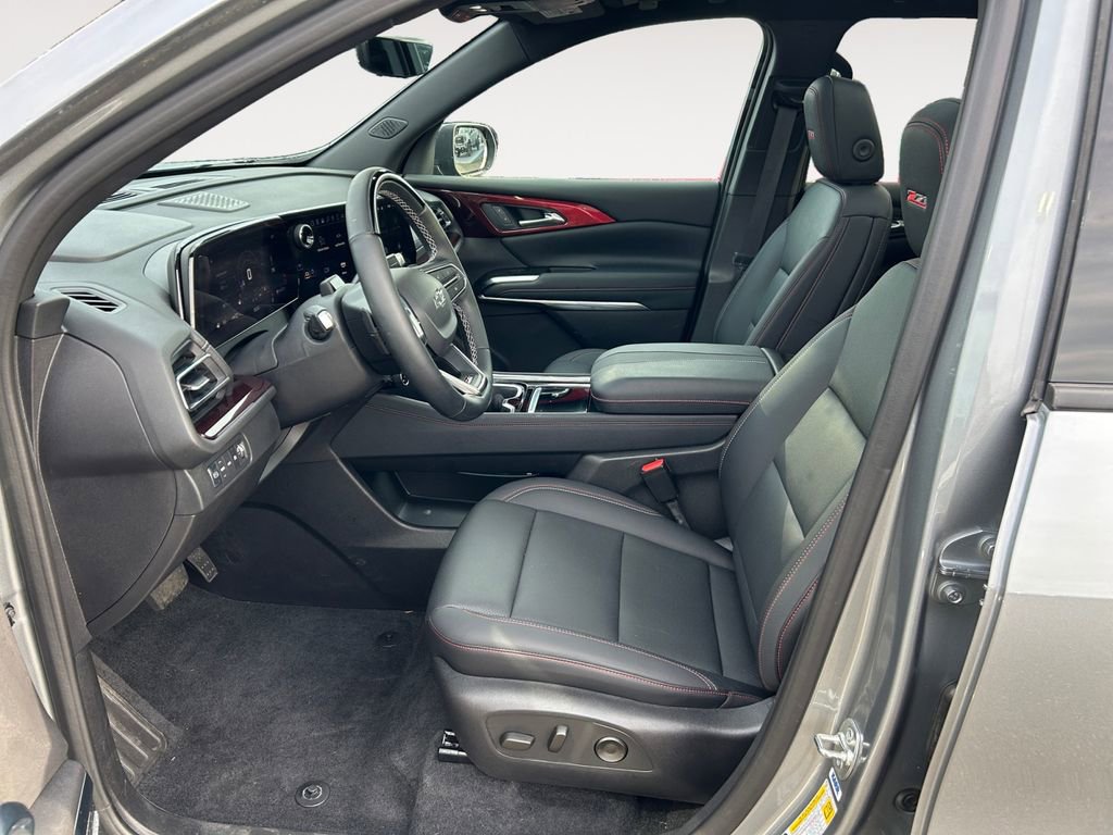 Used 2025 Chevrolet Traverse Z71 image 15
