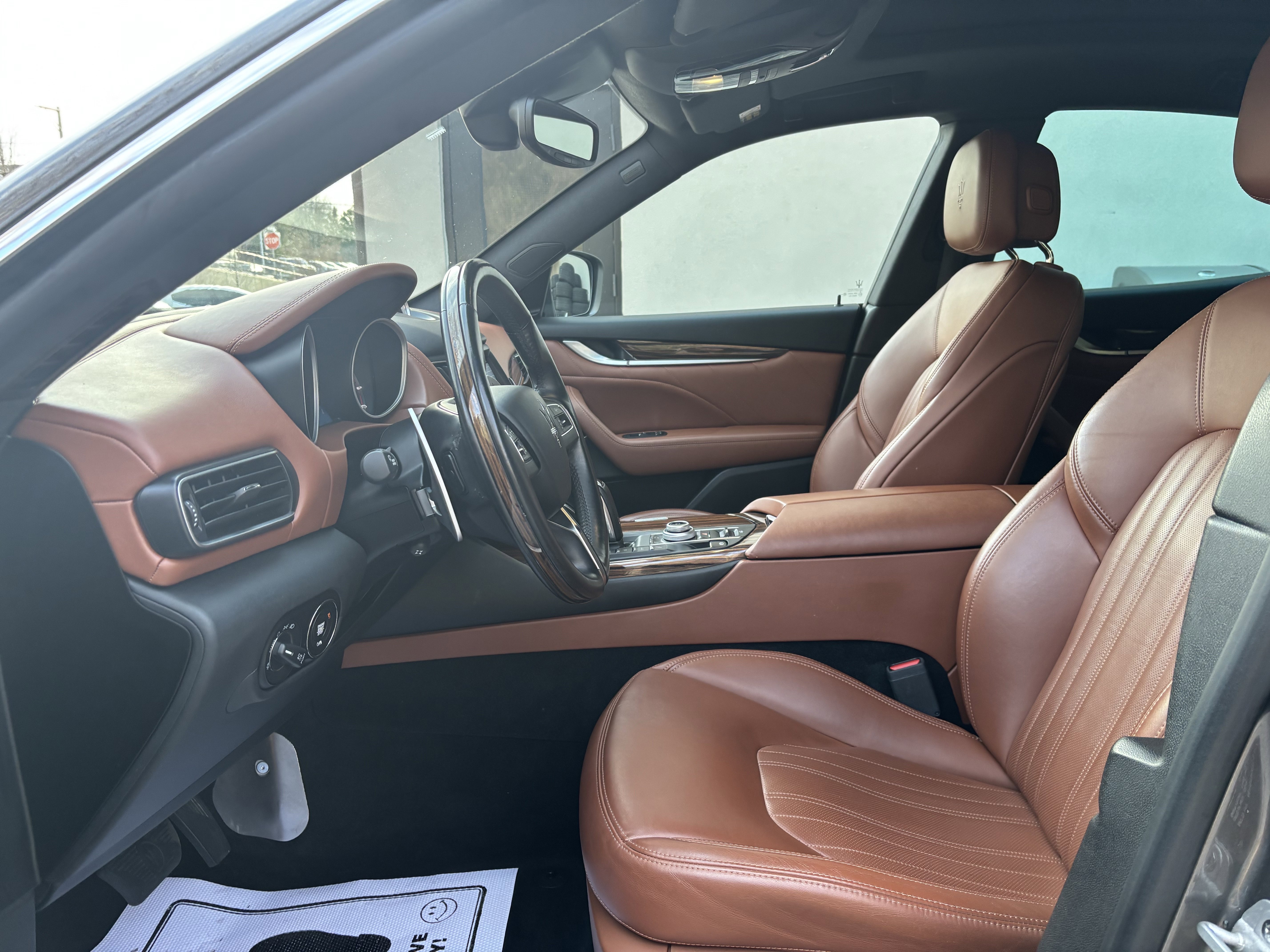 Used 2019 Maserati Levante GranLusso image 11