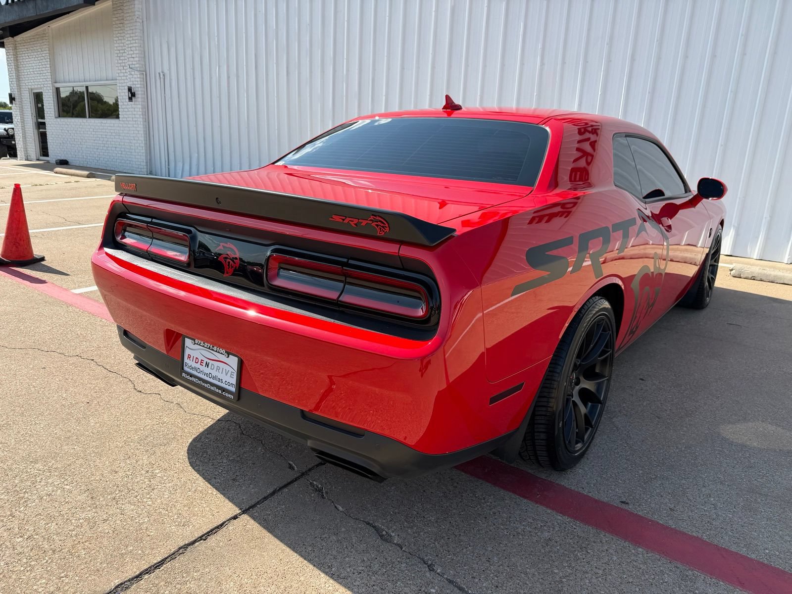 Used 2016 Dodge Challenger SRT Hellcat RWD image 7