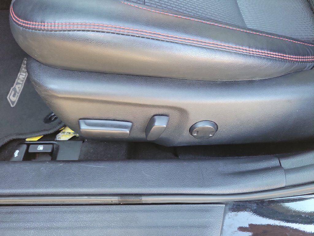 Used 2016 Toyota Camry SE FWD image 23