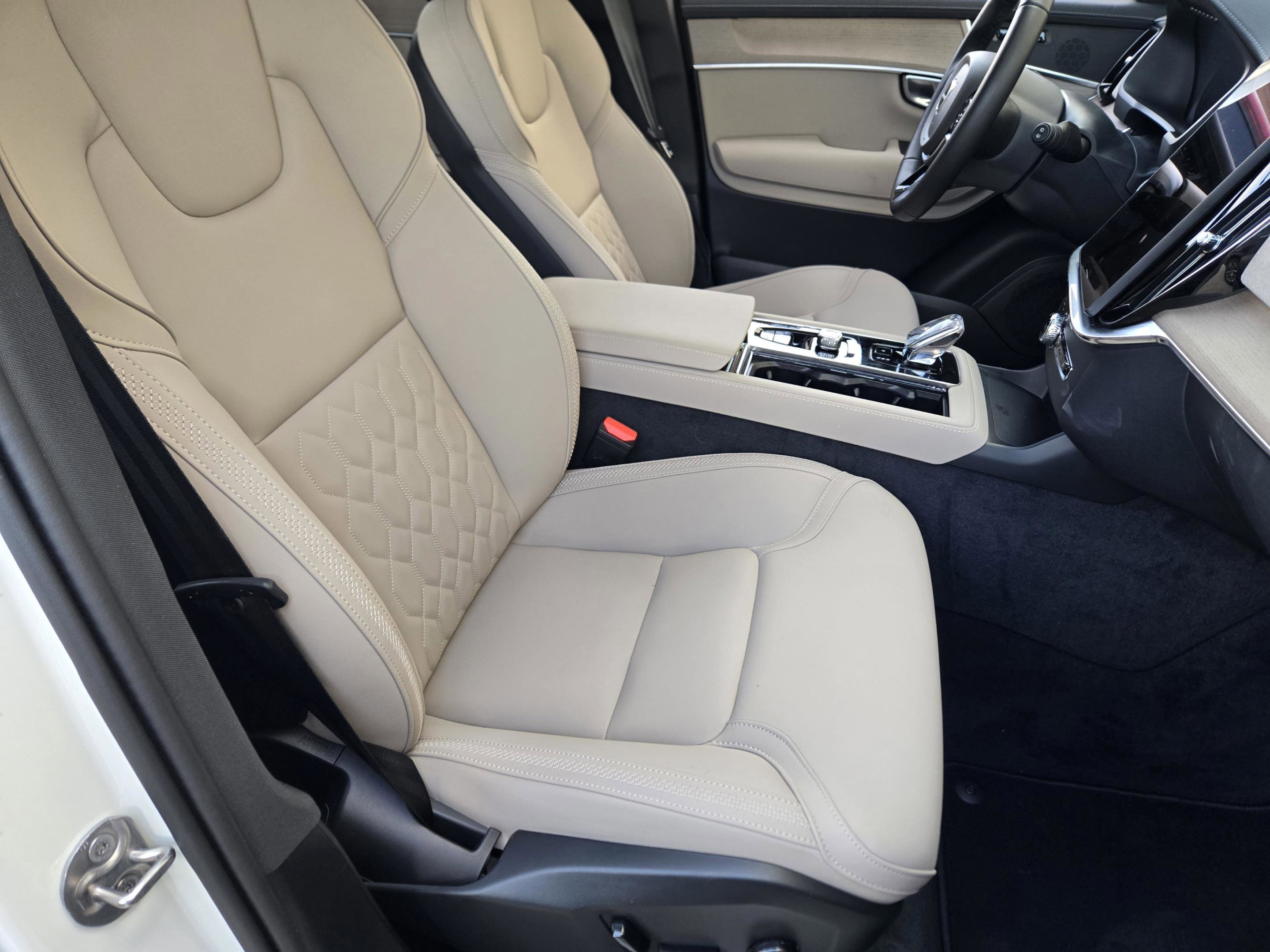 Used 2026 Volvo XC90 B5 Plus w/ Protection Package Premier image 12