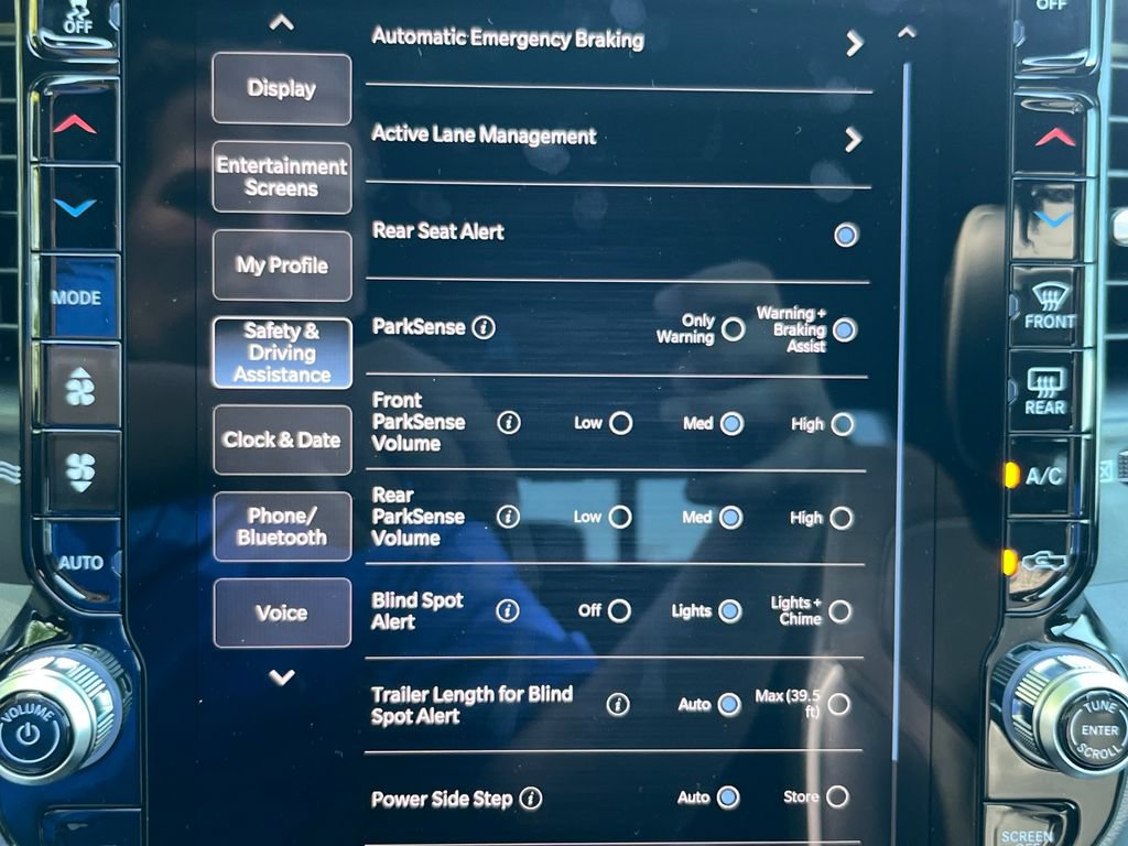 New 2026 RAM 1500 Laramie AWD/4WD image 10