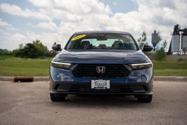Used 2025 Honda Accord SE image 2