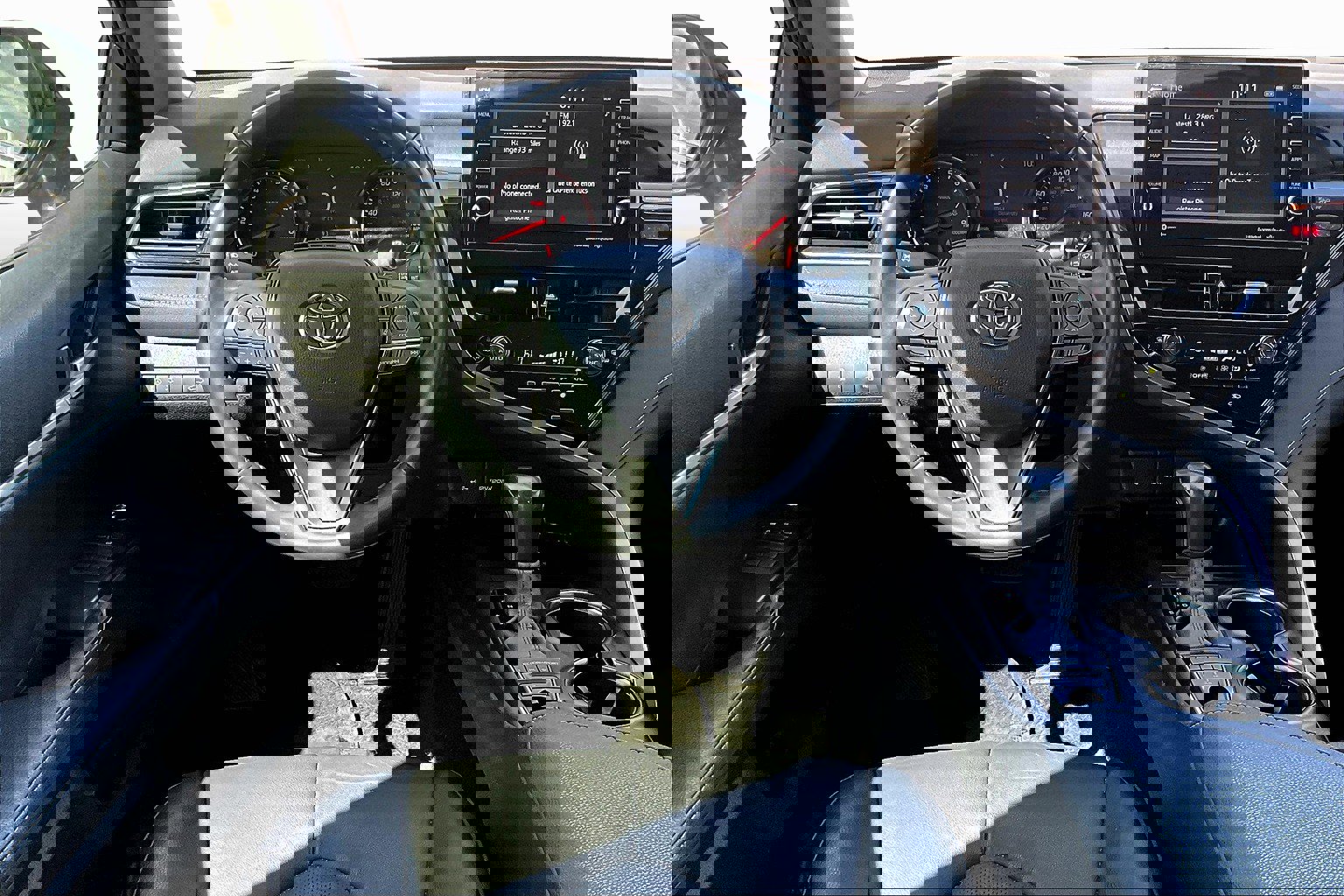 Used 2022 Toyota Camry XSE image 5